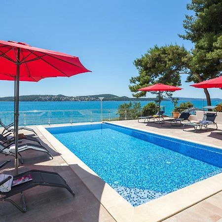 Gem Of The Sea Luxury Beach Apartment With Brand New Heating Infinity Pool Трогір Екстер'єр фото