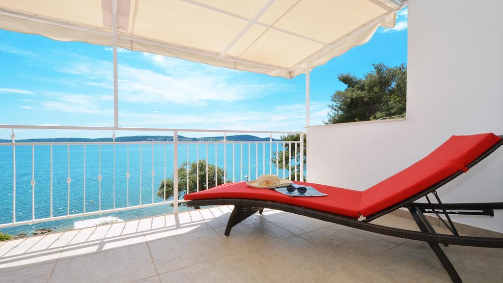 Gem Of The Sea Luxury Beach Apartment With Brand New Heating Infinity Pool Трогір Екстер'єр фото