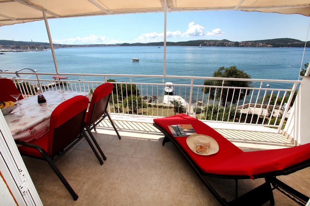 Gem Of The Sea Luxury Beach Apartment With Brand New Heating Infinity Pool Трогір Екстер'єр фото
