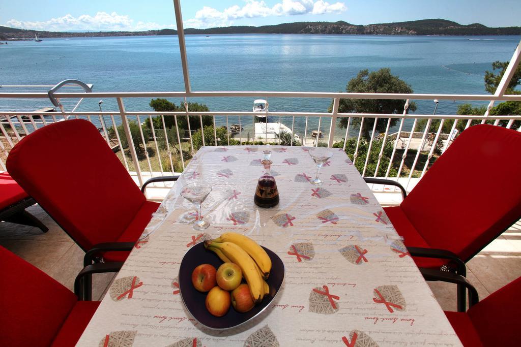 Gem Of The Sea Luxury Beach Apartment With Brand New Heating Infinity Pool Трогір Екстер'єр фото
