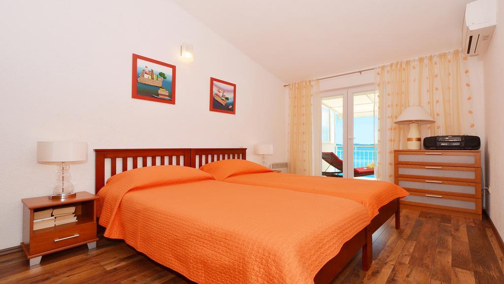 Gem Of The Sea Luxury Beach Apartment With Brand New Heating Infinity Pool Трогір Екстер'єр фото