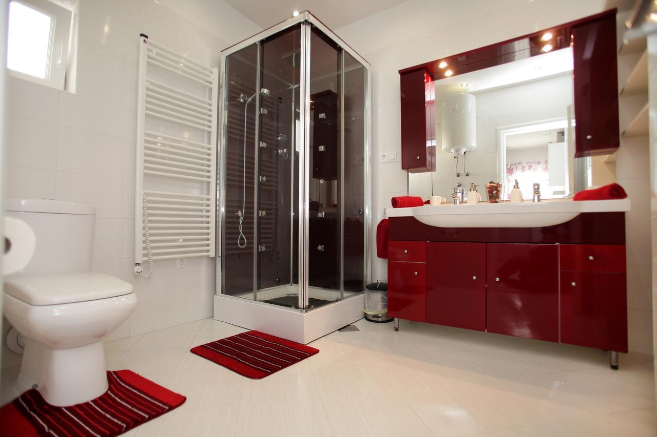 Gem Of The Sea Luxury Beach Apartment With Brand New Heating Infinity Pool Трогір Екстер'єр фото