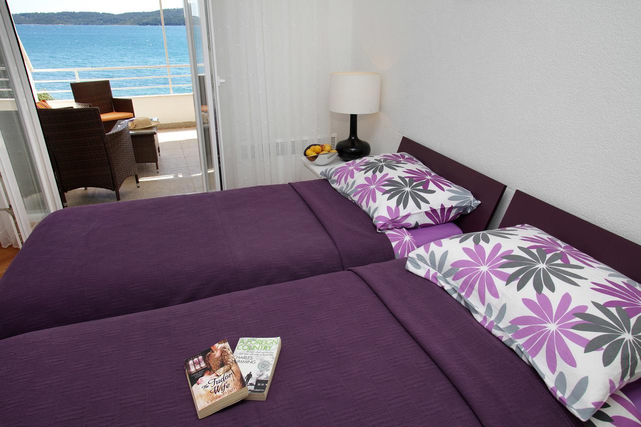 Gem Of The Sea Luxury Beach Apartment With Brand New Heating Infinity Pool Трогір Екстер'єр фото