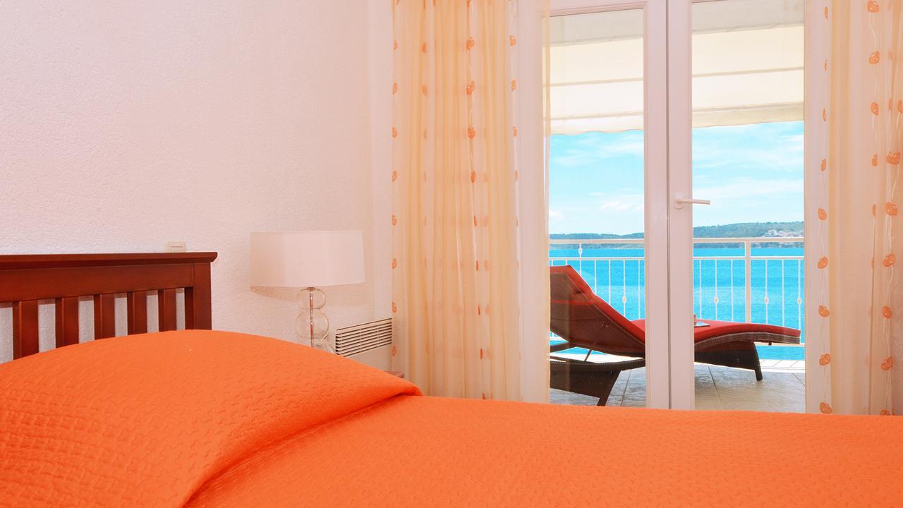 Gem Of The Sea Luxury Beach Apartment With Brand New Heating Infinity Pool Трогір Екстер'єр фото