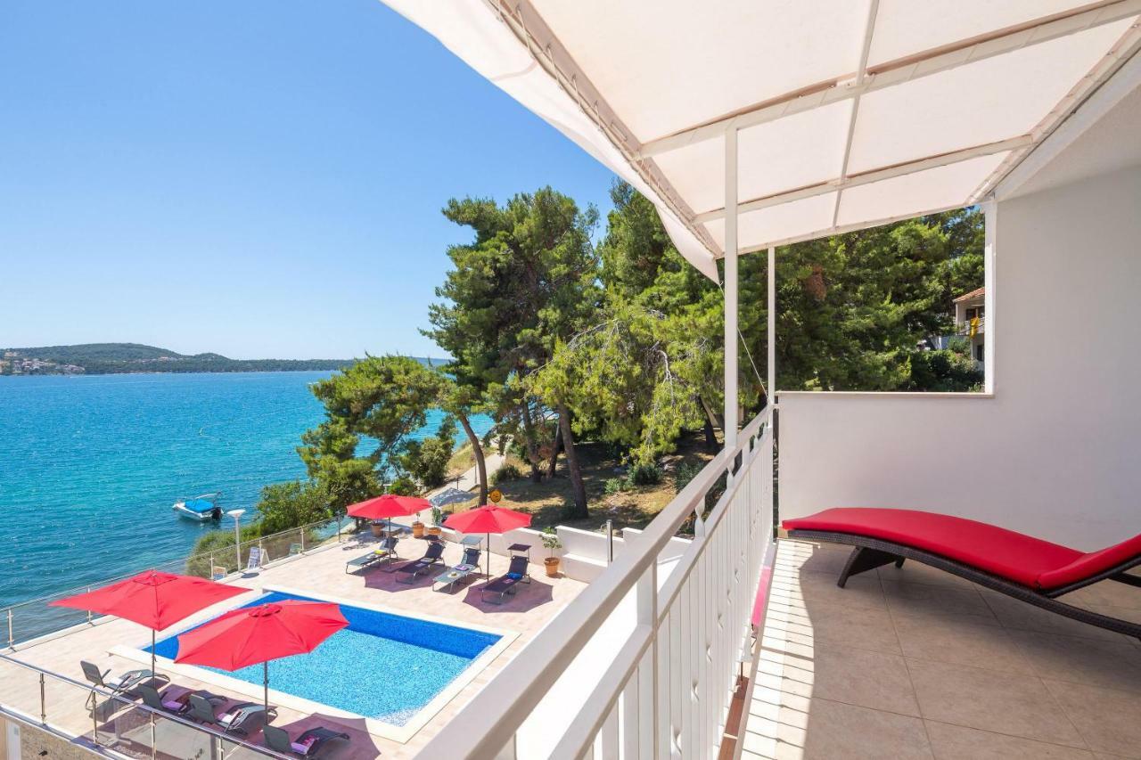 Gem Of The Sea Luxury Beach Apartment With Brand New Heating Infinity Pool Трогір Екстер'єр фото