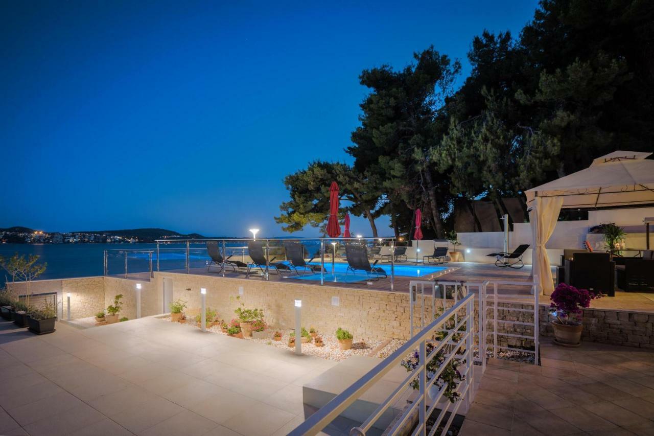 Gem Of The Sea Luxury Beach Apartment With Brand New Heating Infinity Pool Трогір Екстер'єр фото