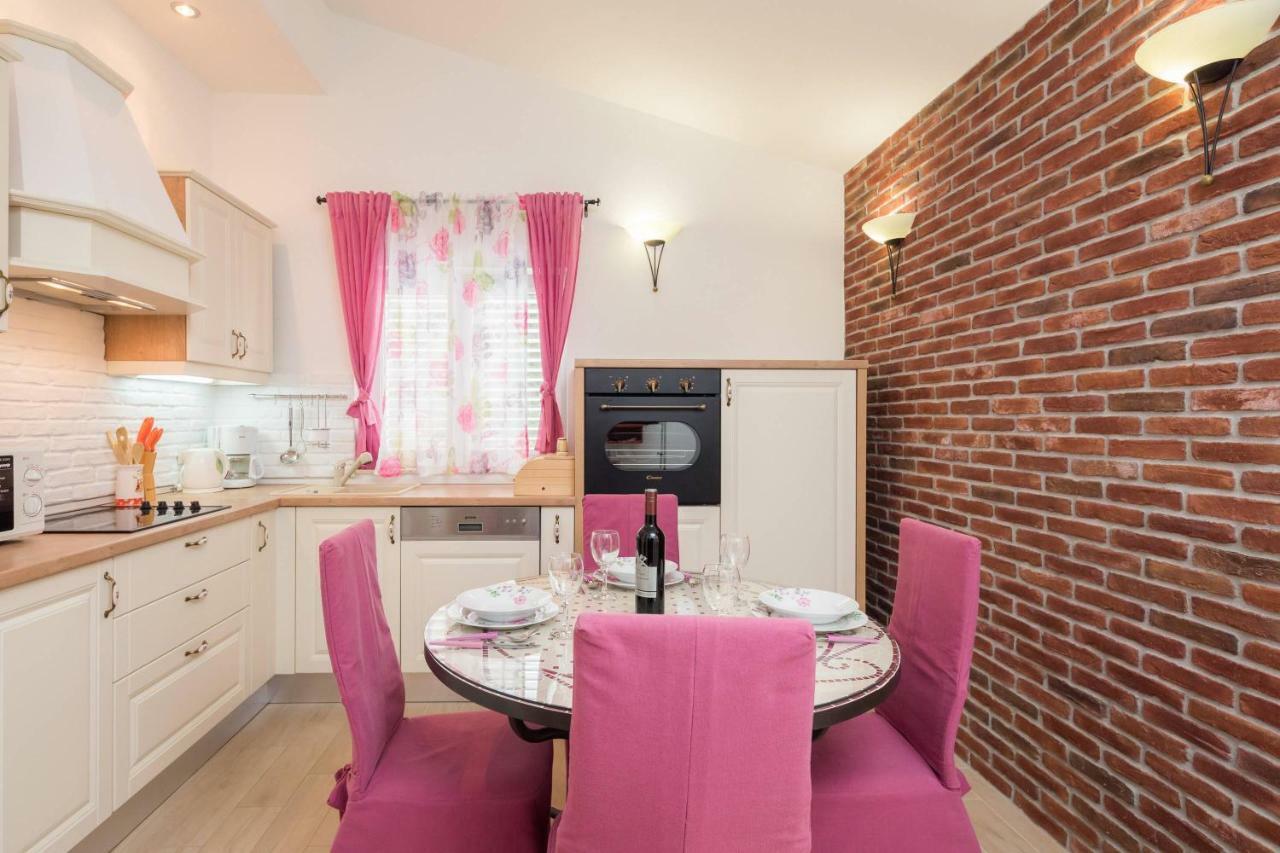 Gem Of The Sea Luxury Beach Apartment With Brand New Heating Infinity Pool Трогір Екстер'єр фото