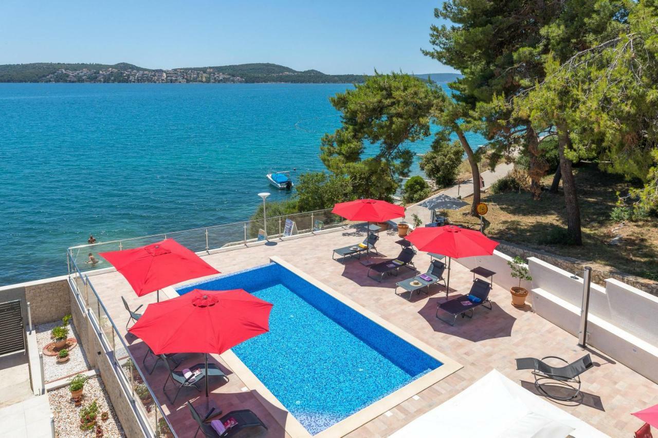 Gem Of The Sea Luxury Beach Apartment With Brand New Heating Infinity Pool Трогір Екстер'єр фото