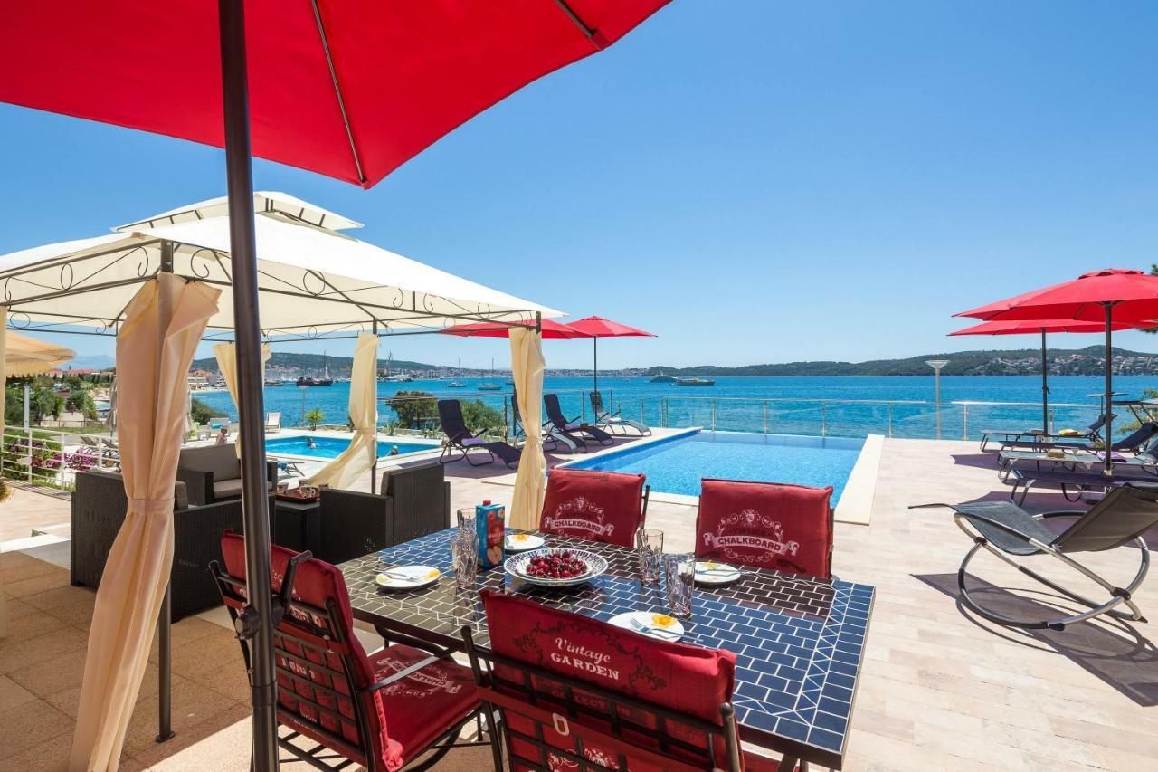 Gem Of The Sea Luxury Beach Apartment With Brand New Heating Infinity Pool Трогір Екстер'єр фото