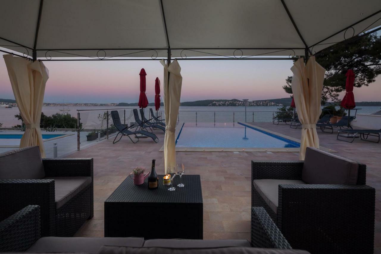 Gem Of The Sea Luxury Beach Apartment With Brand New Heating Infinity Pool Трогір Екстер'єр фото