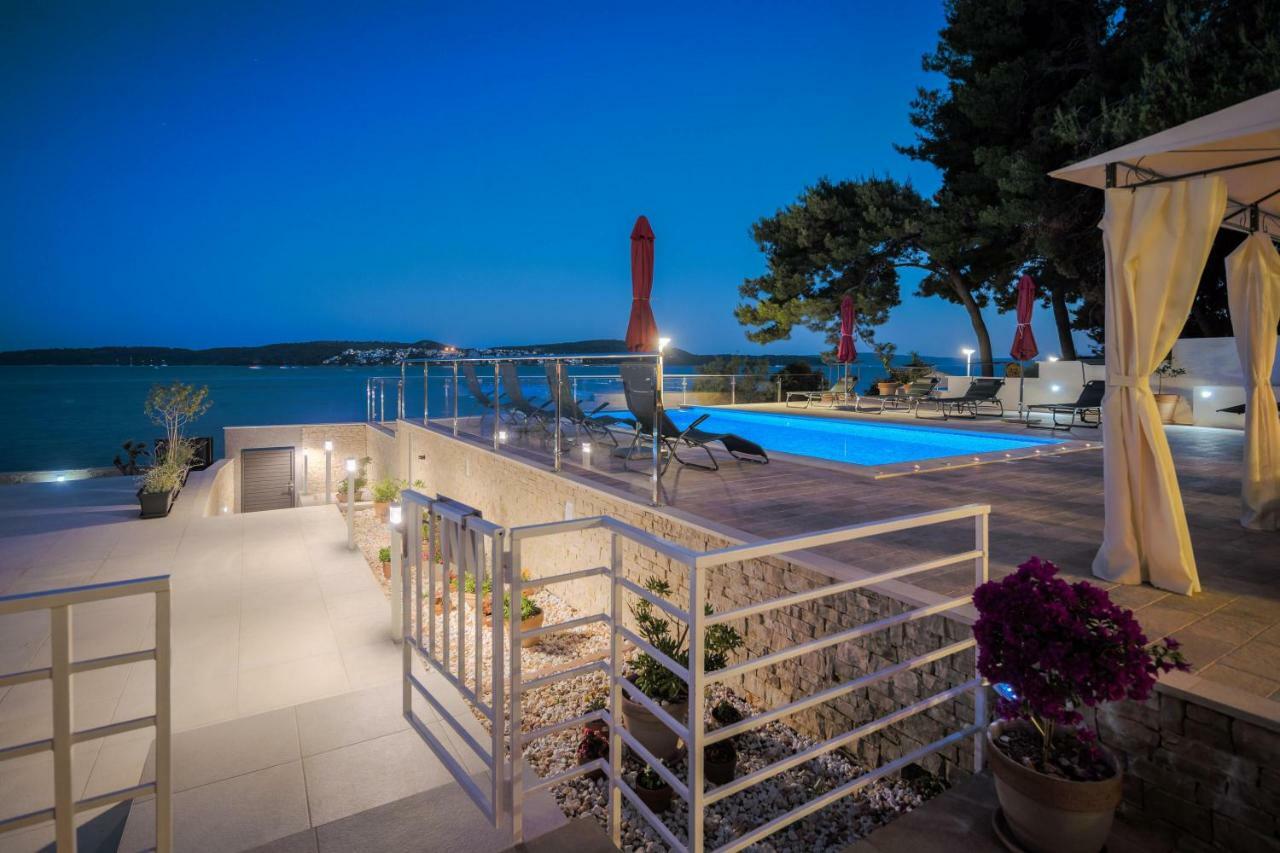 Gem Of The Sea Luxury Beach Apartment With Brand New Heating Infinity Pool Трогір Екстер'єр фото